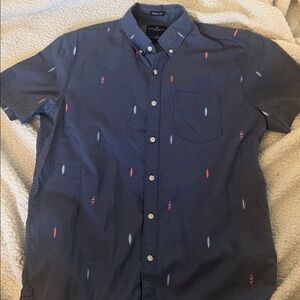 Men’s American Eagle Shirt with Red and Light Blue Accents size Medium